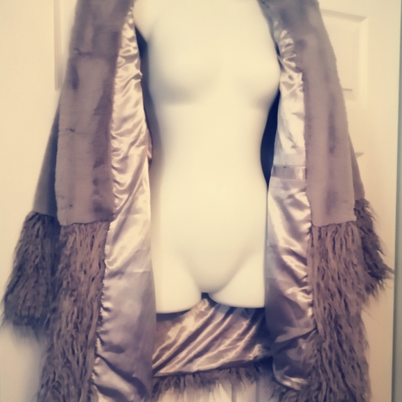 Regal Faux Lamb 🐑 Sweater Coat - Picture 5 of 10